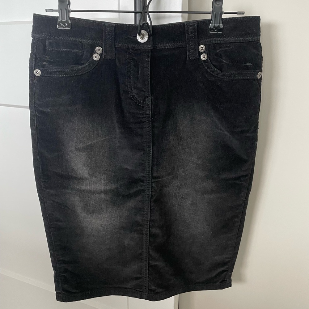 Black velvet pencil skirt.
